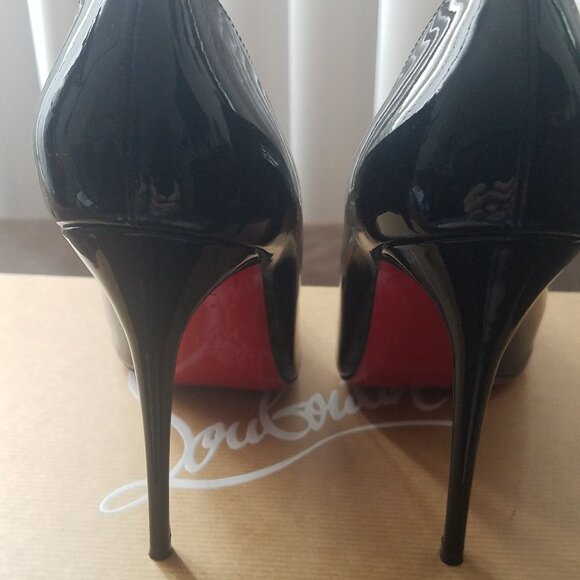 CHRISTIAN LOUBOUTIN Patent Leather Pumps - Picture 4 of 7